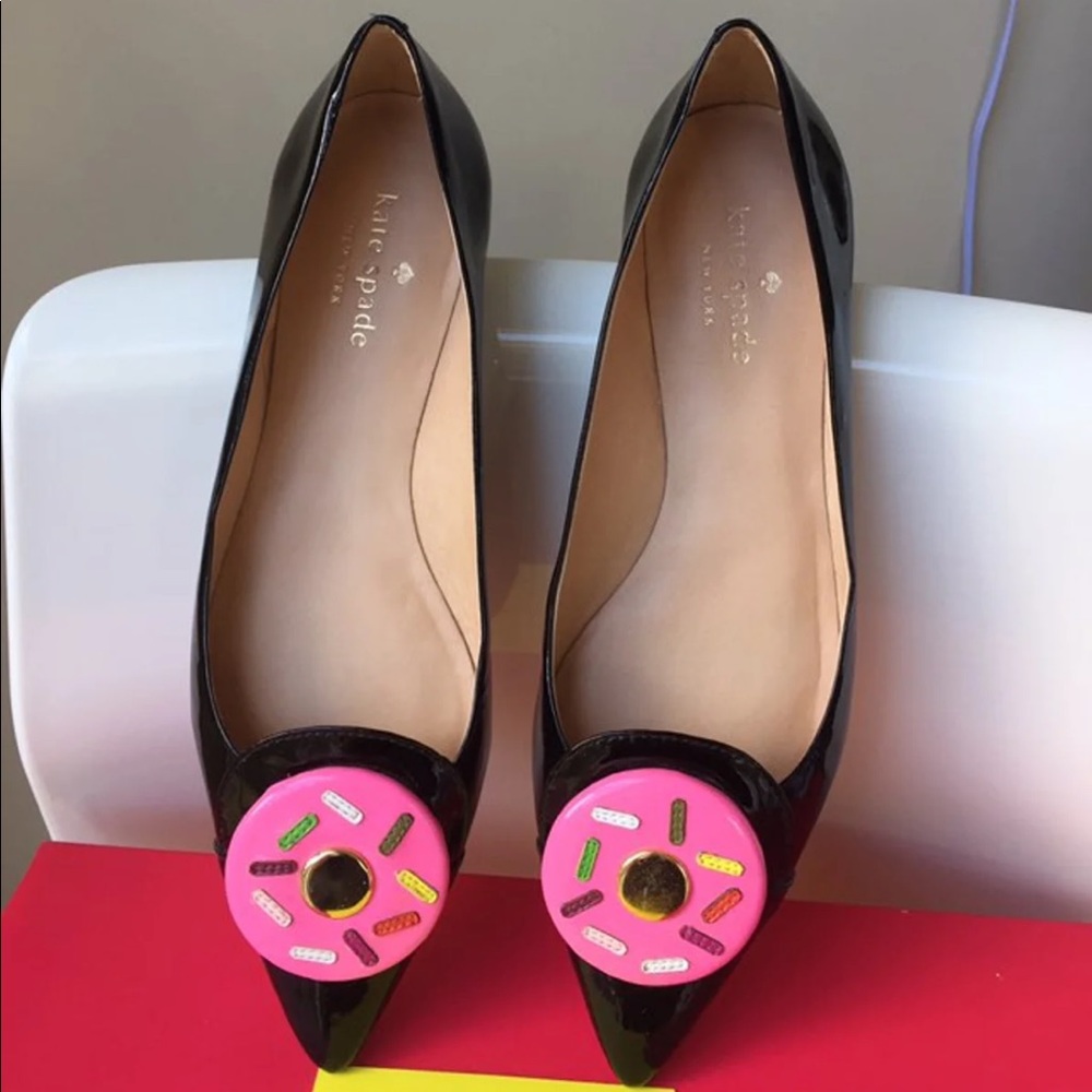 Kate spade darcel donut  black flat women’s size 6